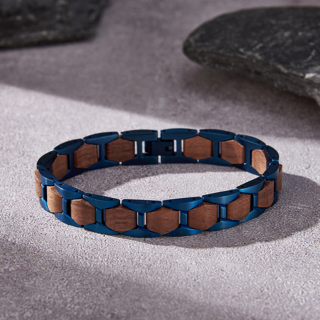Sturmnacht - Armband aus Walnussholz und farbigem Edelstahl