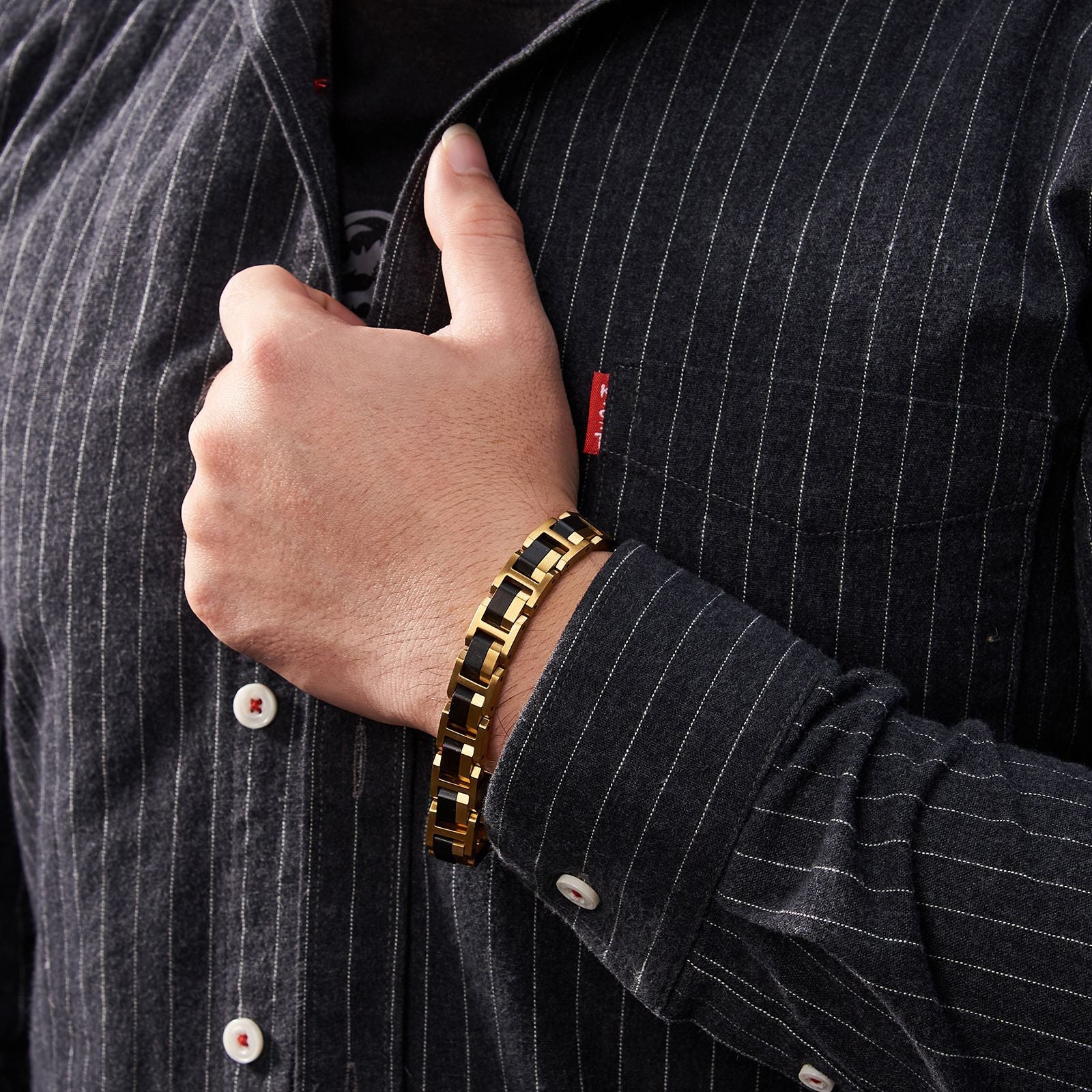 Schattenfront - Armband aus Sandelholz und gefärbtem Edelstahl