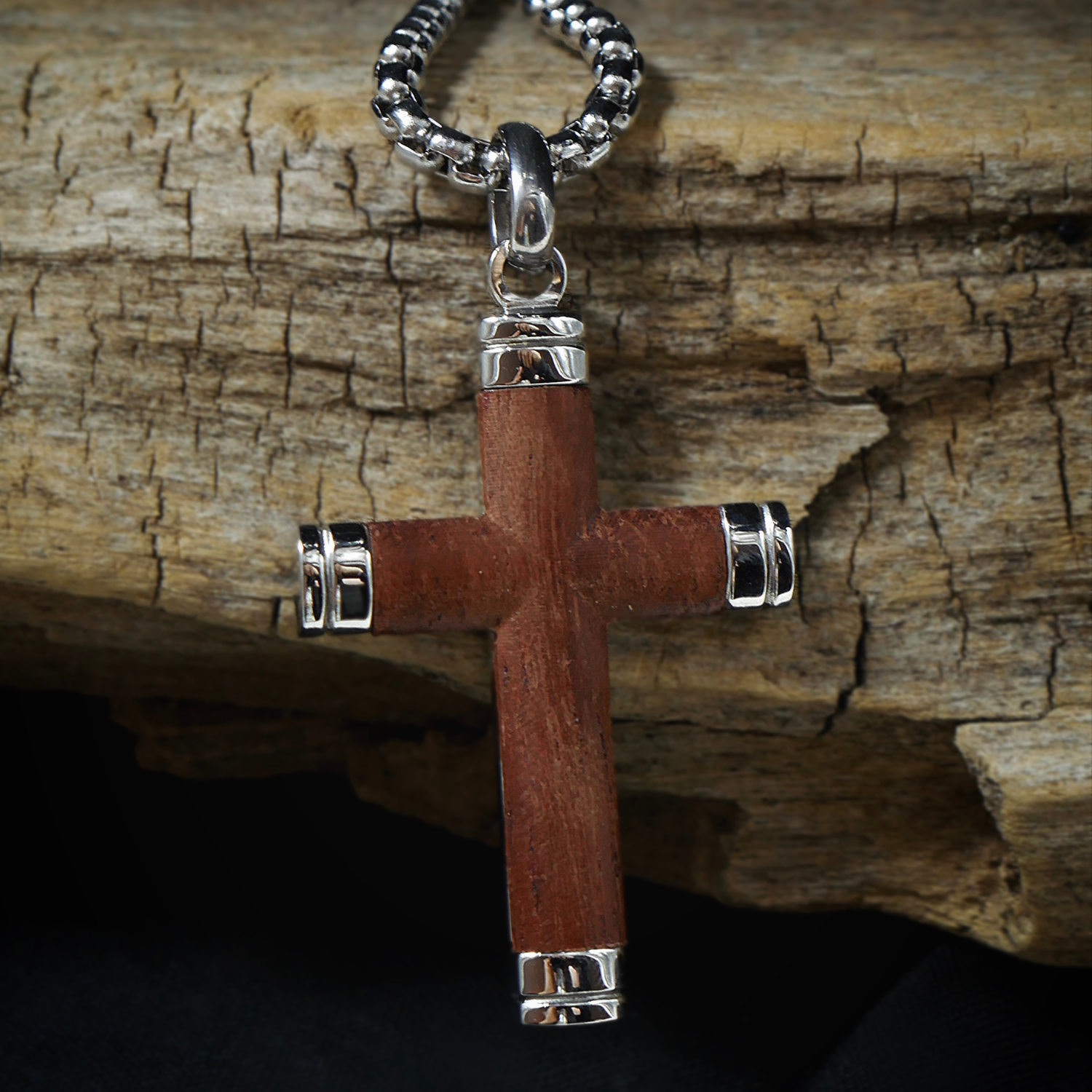 Kreuz - aus Walnussholz und Edelstahl