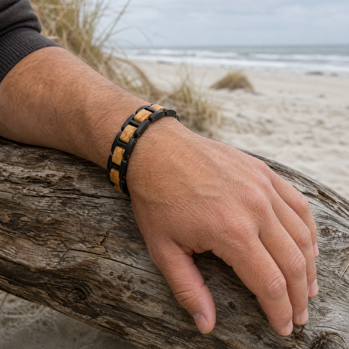 Dünenweg - Armband aus Olivenholz und schwarzem Edelstahl