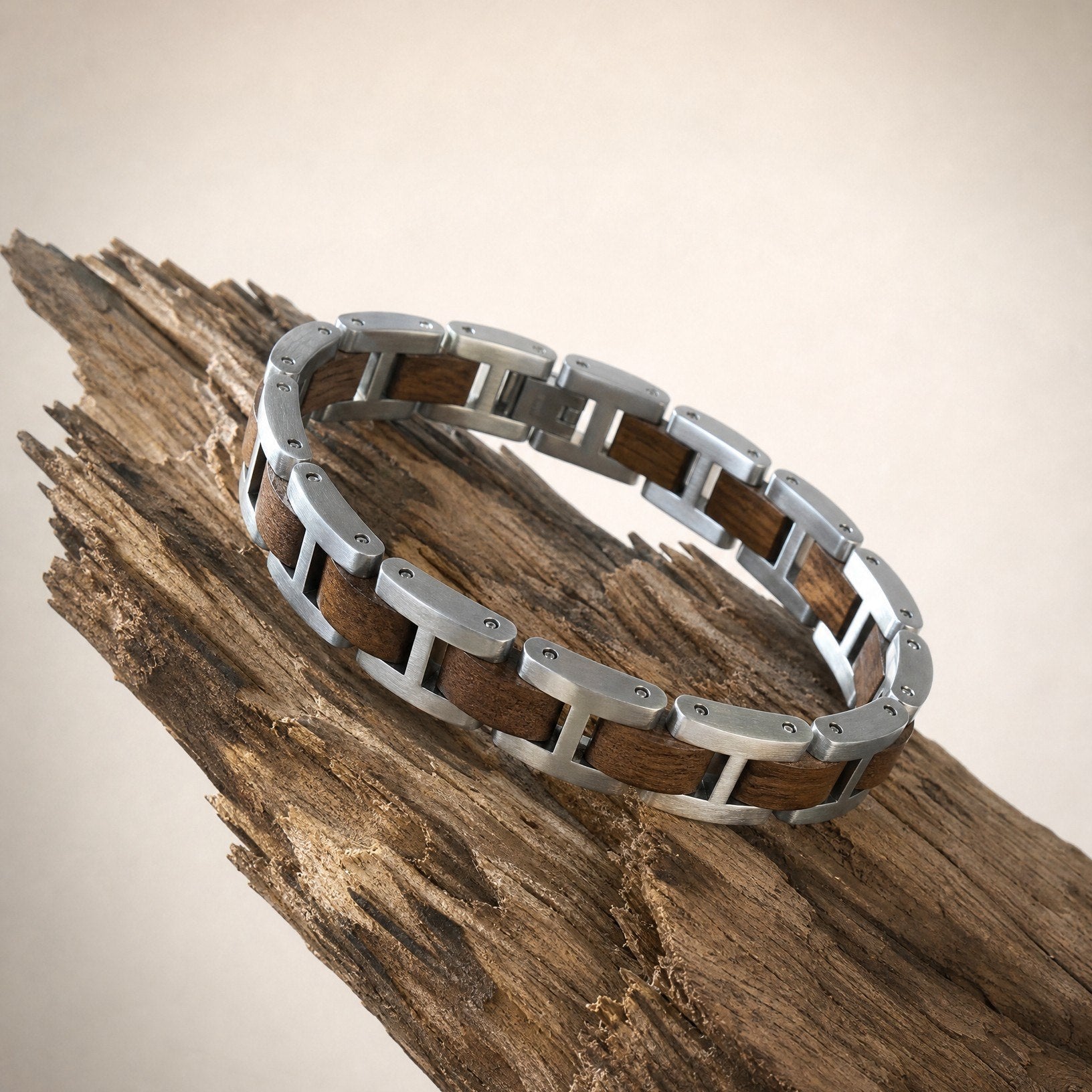 Freigeist - Armband aus Walnussholz und Edelstahl