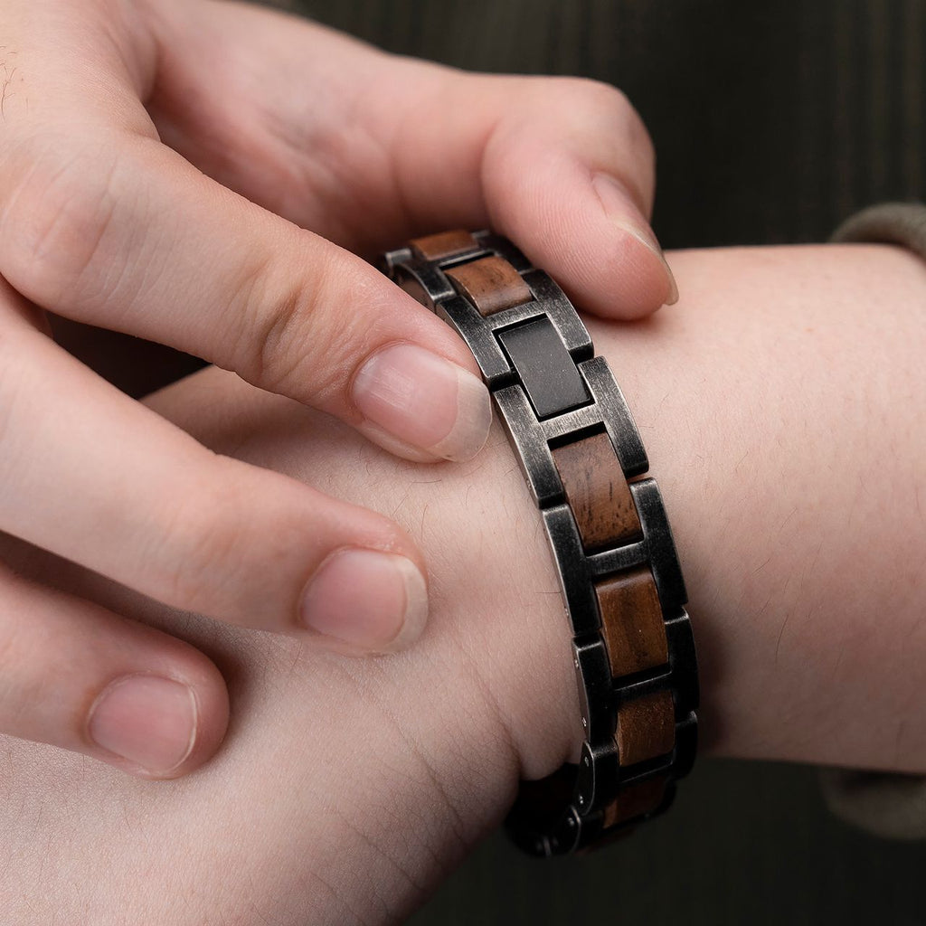 Naturbursche - Armband aus Walnussholz und gebürstetem Edelstahl
