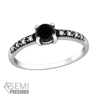 Schwarzer Schein - Ring mit Zirkonia Steinen und Onyx-Halbedelstein